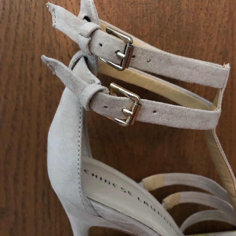 ๐ฟHP๐ฟ NWOT Chinese Laundry Lacy Sand Suede Heels - Picture 4 of 7